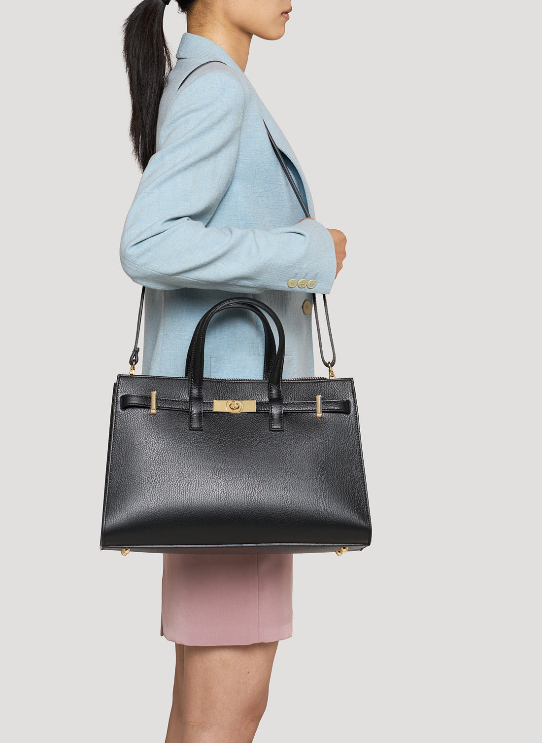 Borsa Sveva in pelle Togo Nera - Voemièn