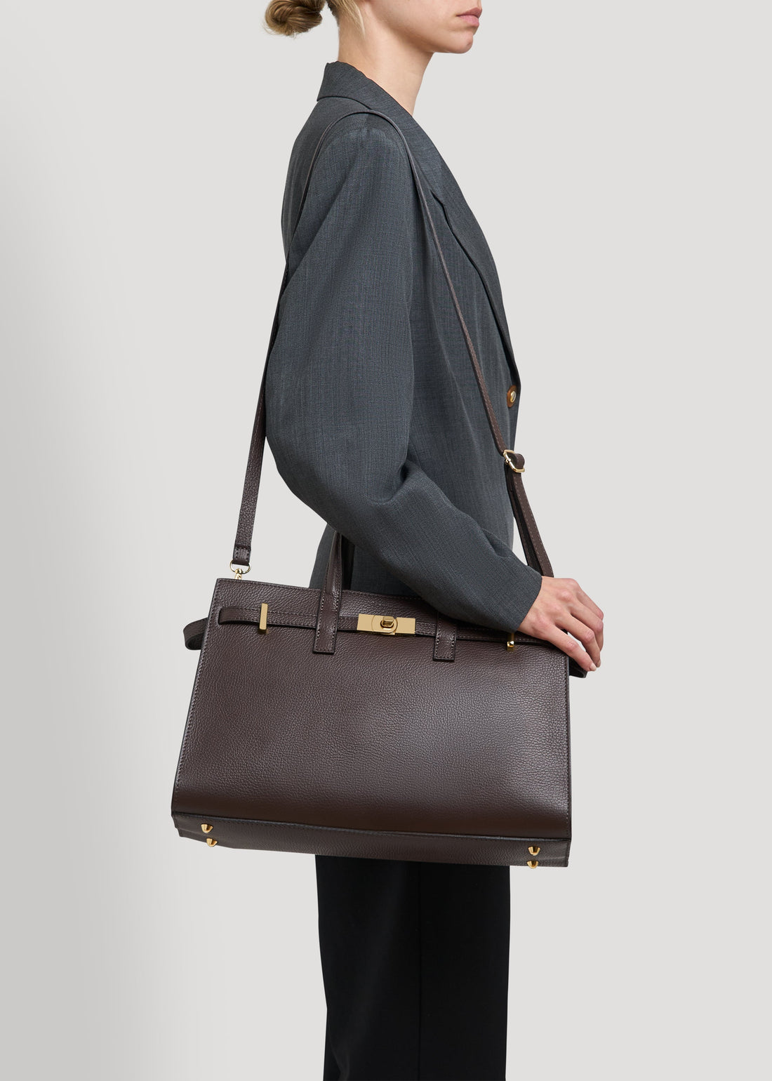 Sveva bag in Togo leather, dark brown