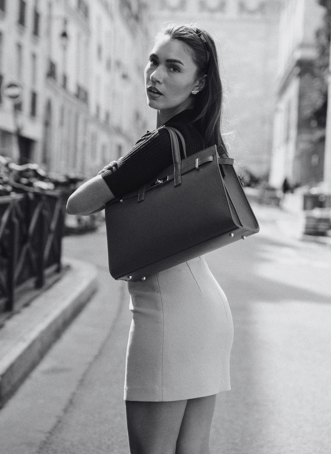 Sveva bag in Togo leather, dark brown